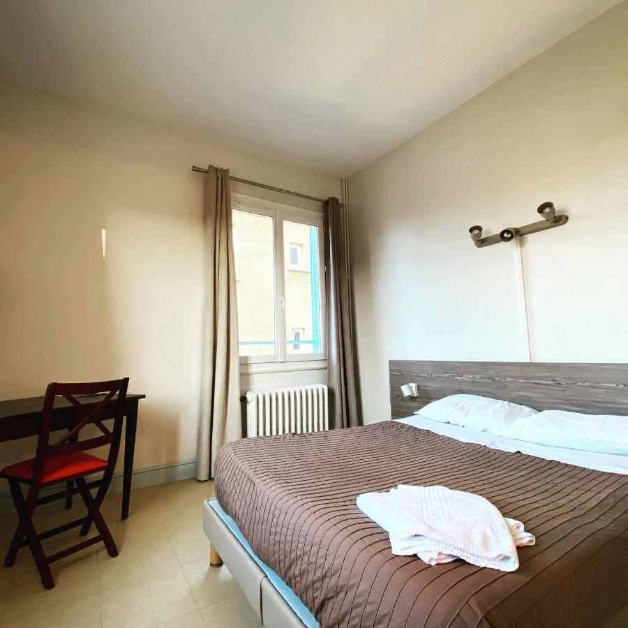 Hotel Le Midi Clermont-Cournon Luaran gambar